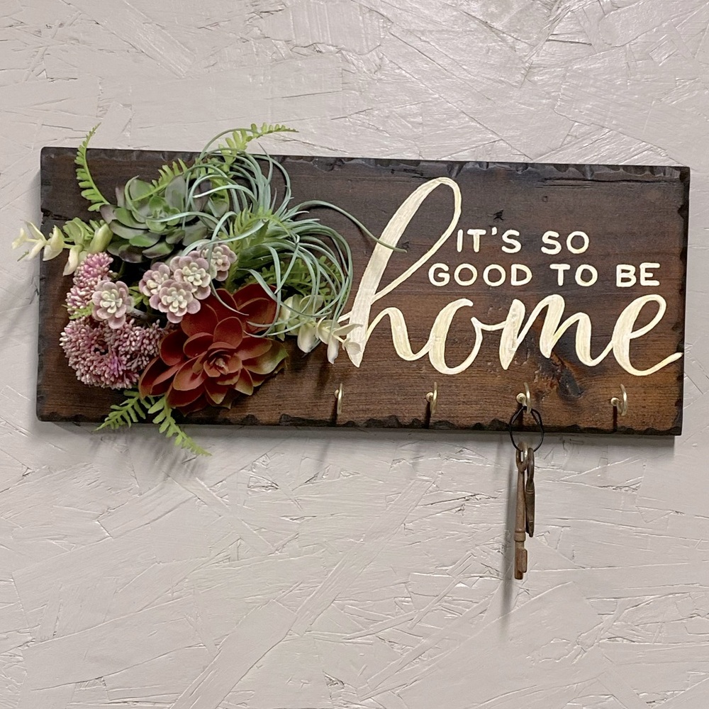 Decor to hang your keys